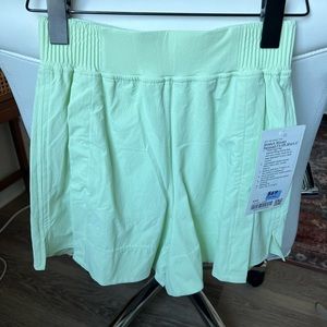 lululemon stretch woven relaxed-fit high rise short 4”